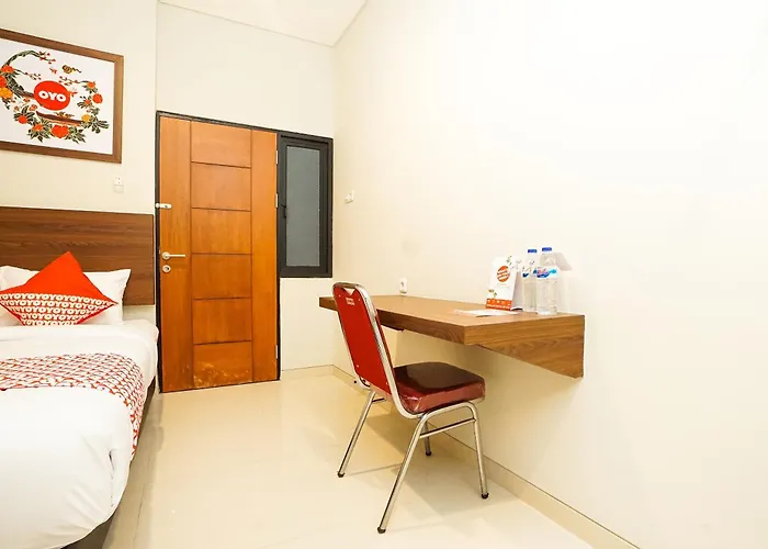 Capital O 449 The Colins Hotel Surabaya