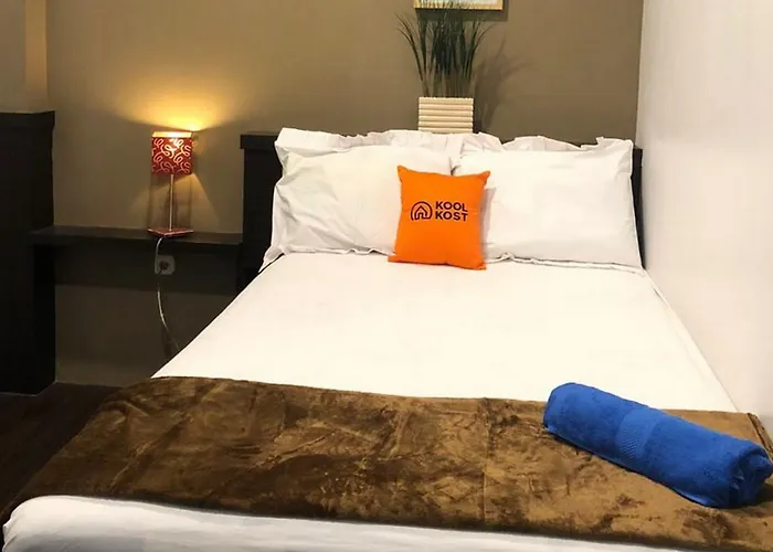 KoolKost Syariah near Tunjungan Plaza 2 Hotel Surabaya